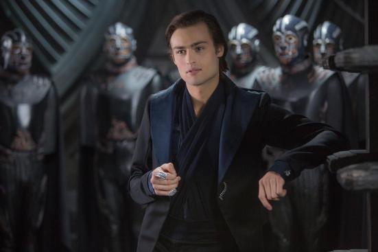 still-of-douglas-booth-in-jupiter-ascending-(2015)