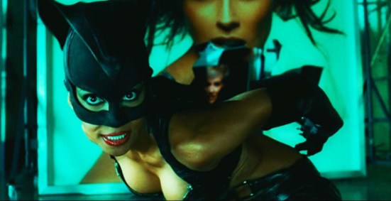 catwoman-2004-movie-review-halle-berry-costume-2-fight - Copy
